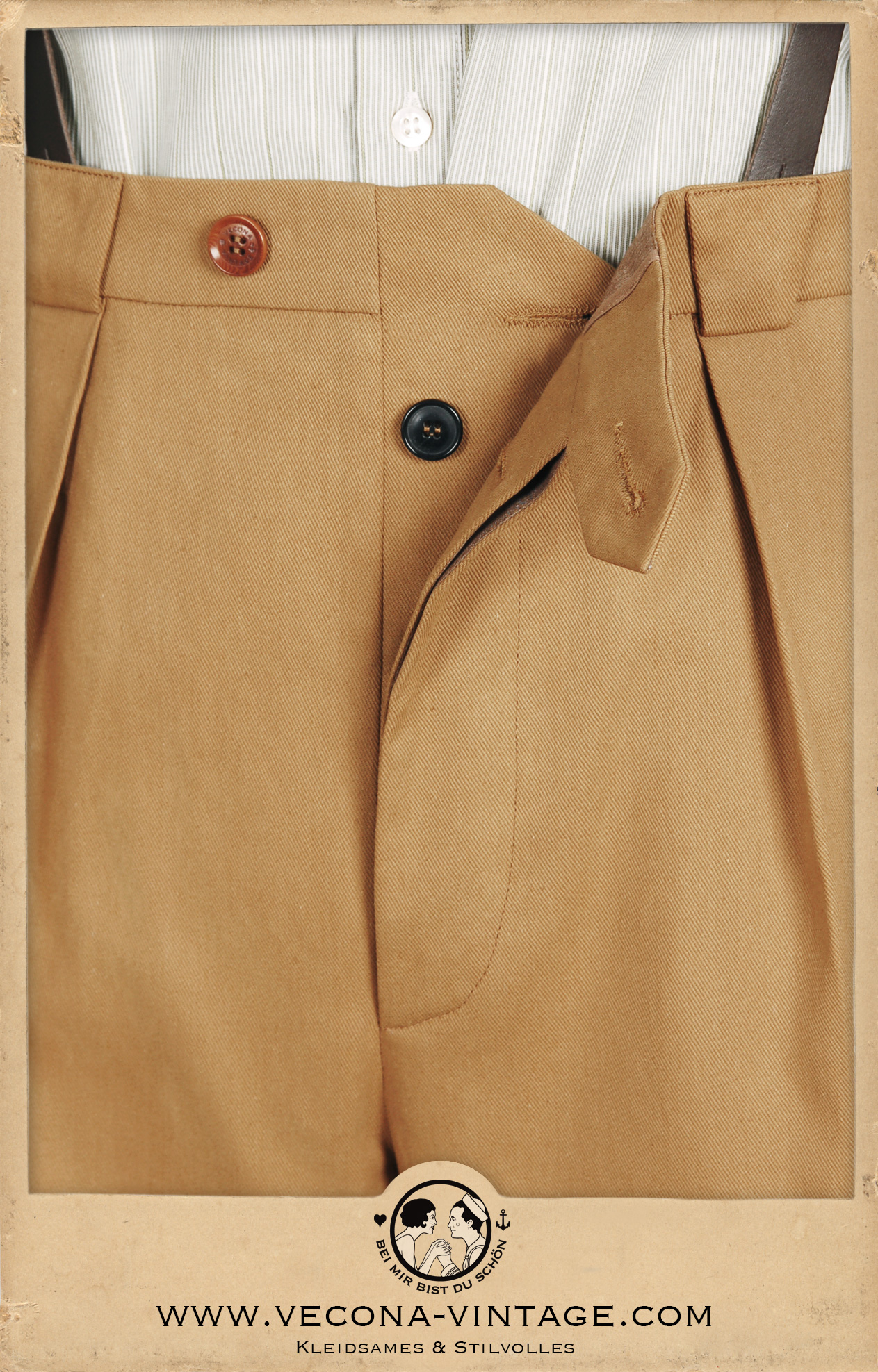 1930er 1940er leichte karamellbraune Baumwollhose mit verstellbarem Bund - 1930s 1940s lightweight caramel cotton pants with adjustable waist, Detail geknöpfter Verschluss - closure detail with buttons